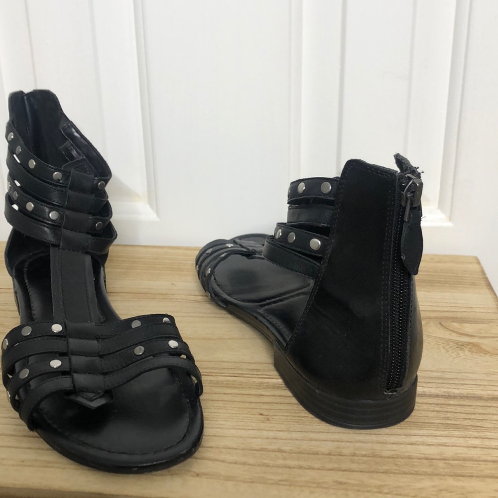 Sandals - Picture 2 of 5